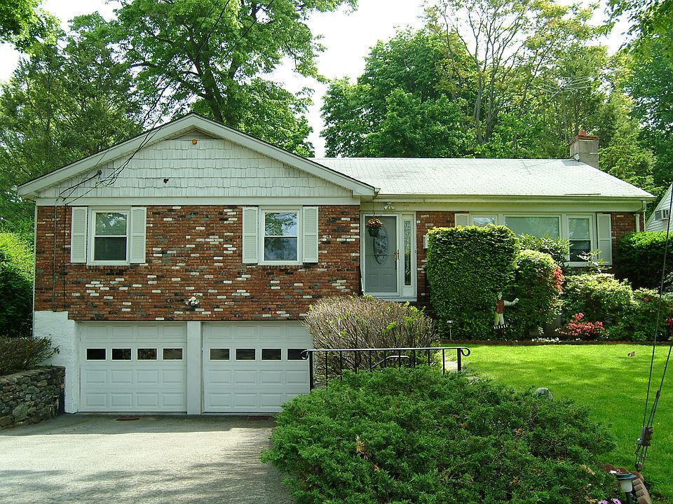1st image of 11 Manor Pl