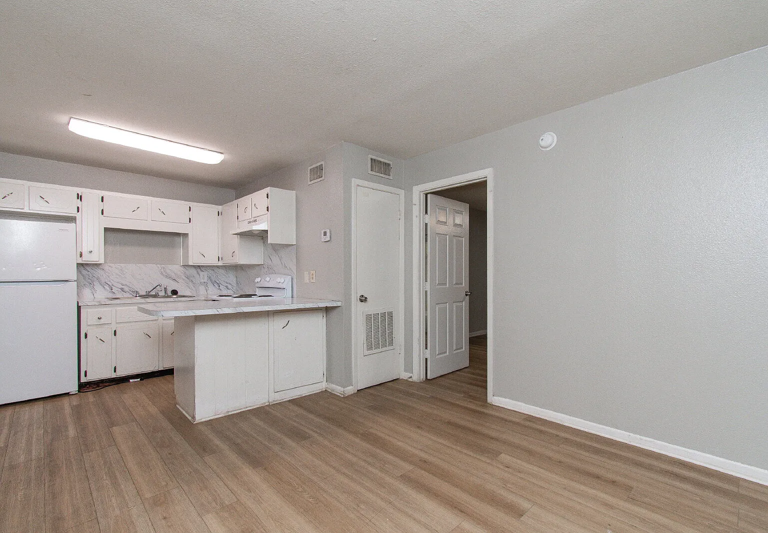 1 bed, 1.0 bath, 481 sqft, $500 — Photo 2