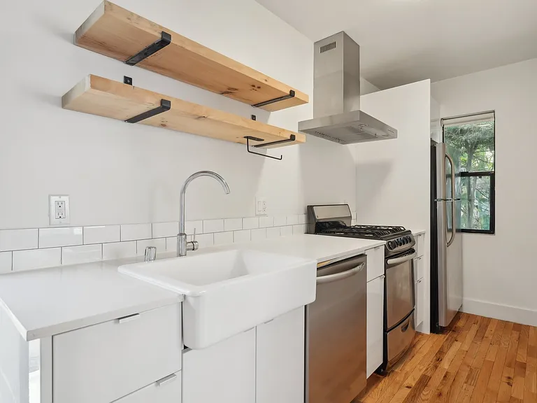 251 Rosemont Ave #1/2 — Photo 5