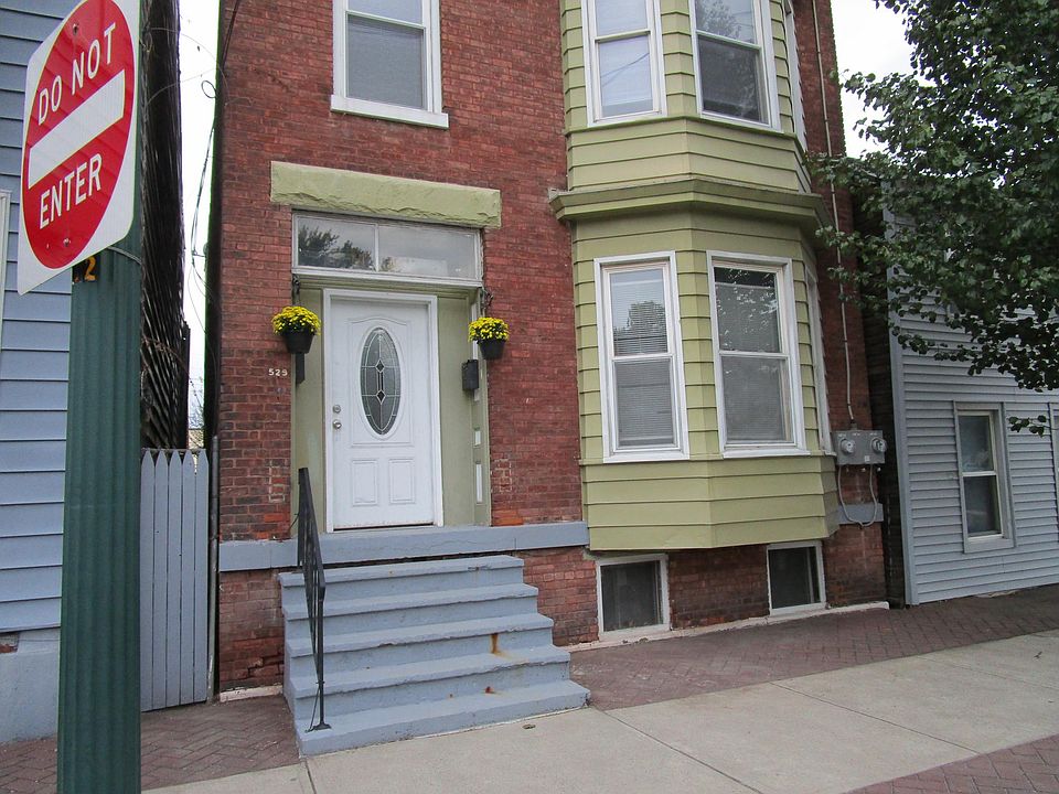 1st image of 529 1st St #2