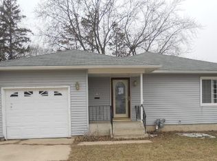 806 9th St SW, Austin, MN 55912