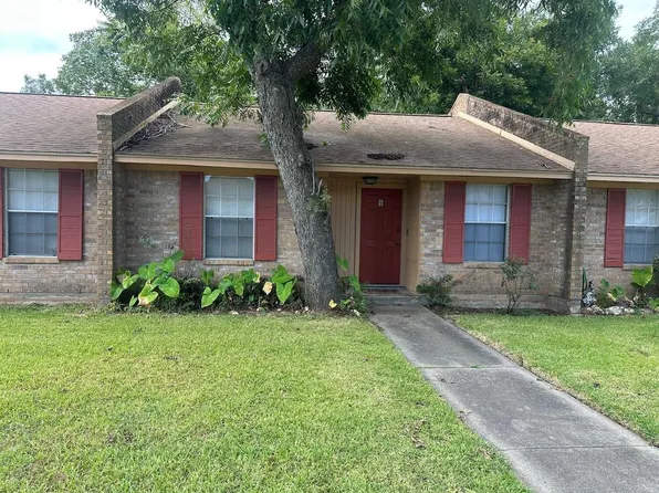 101 Willenberg Rd #9, Lake Jackson, TX 77566