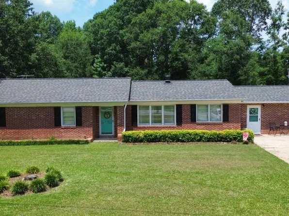 419 Edgewater Dr, Gaffney, SC 29340