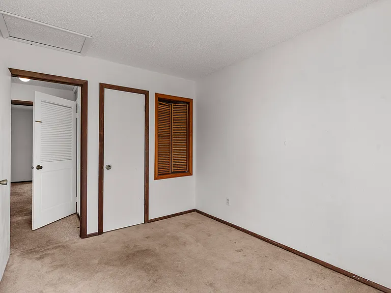 5916 Wolf Creek Pl — Photo 34