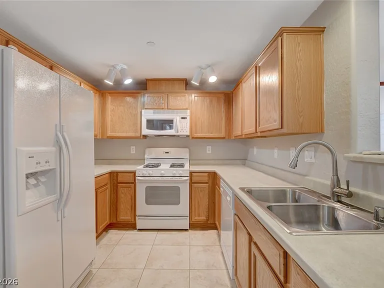 6868 Sky Pointe Dr #1078 — Photo 15