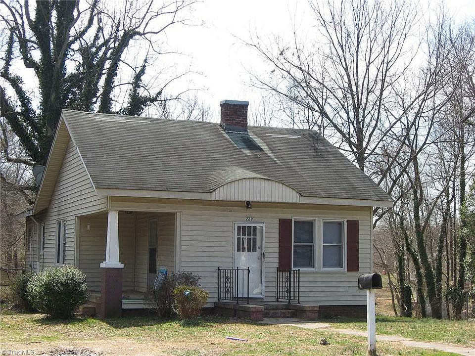 1st image of 229 Carter St