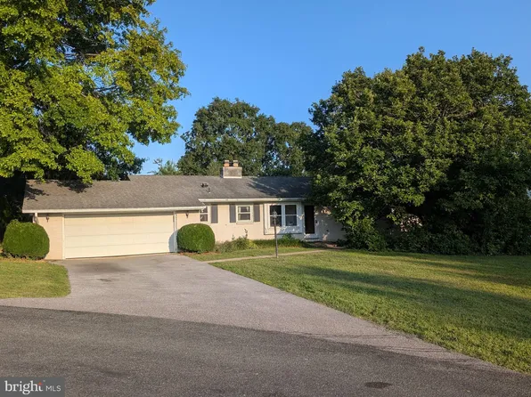 9351 Oyer Ct, Waynesboro, PA 17268