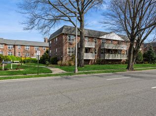 20 Daley Pl APT 116, Lynbrook, NY