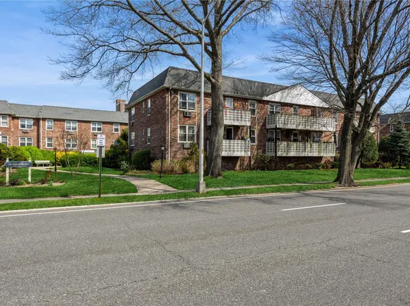 20 Daley Place #116, Lynbrook, NY 11563