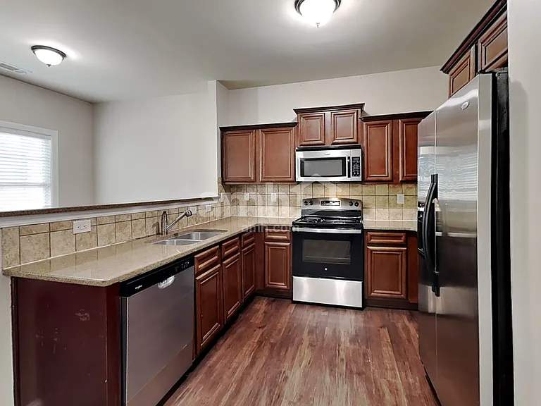 5203 Catrina Way — Photo 3