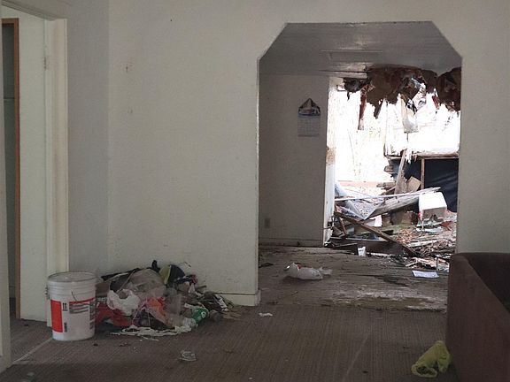 4th image of 825 Boll St