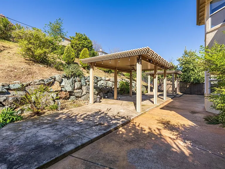 2100 Lamego Way — Photo 26