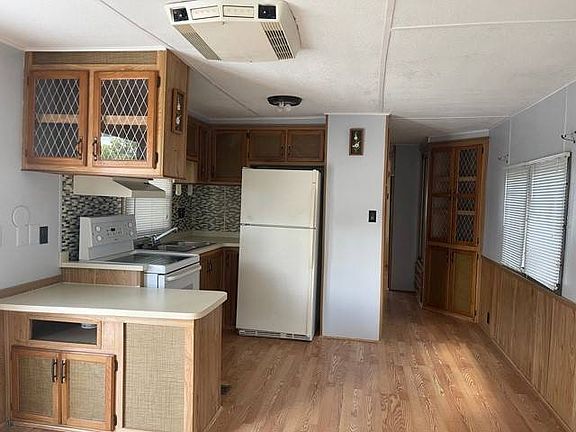 4th image of 1005 Cedar Ave #15