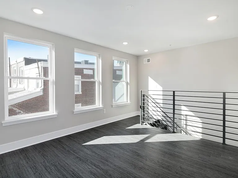 636 Christian St #B — Photo 13