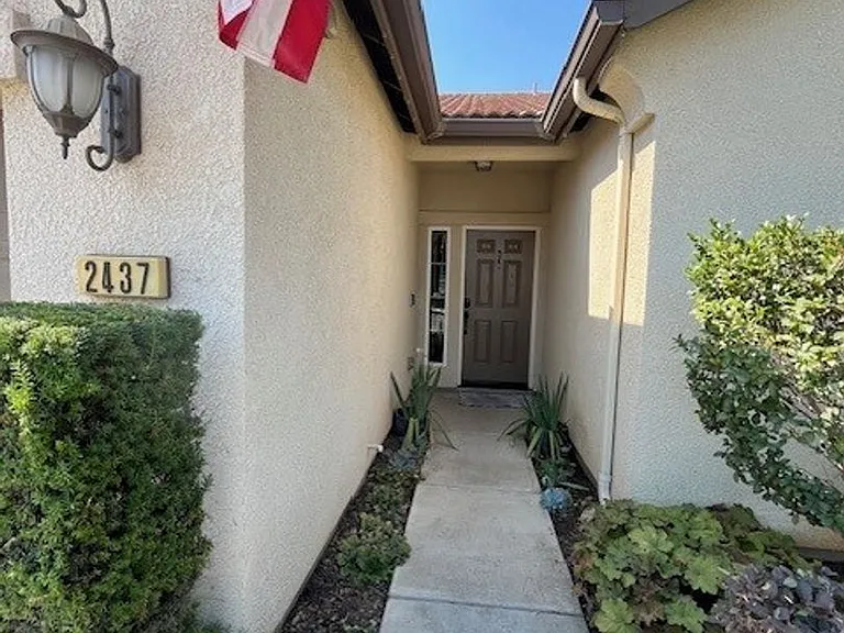 2437 W Glendale Ave — Photo 3