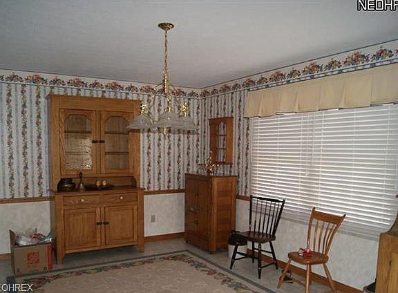 3rd image of 919 Mesquite Ln