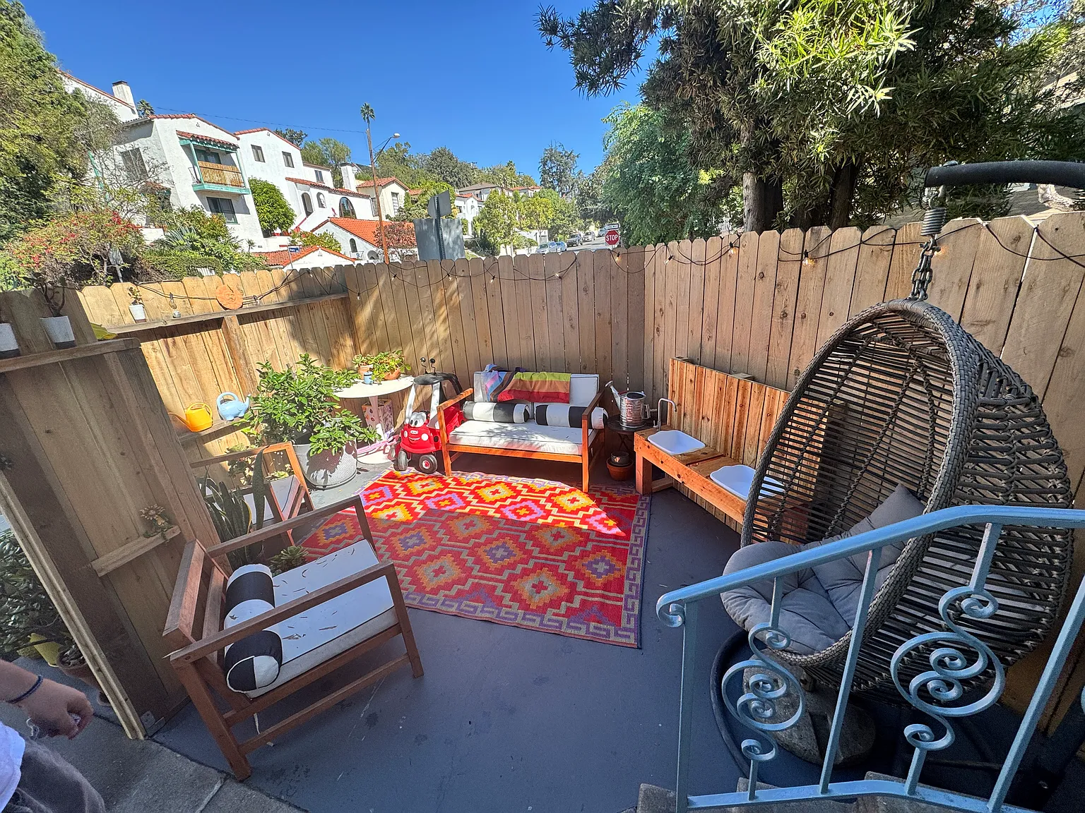 2 bed, 1.5 bath, 1600 sqft, $4,500 — Photo 2