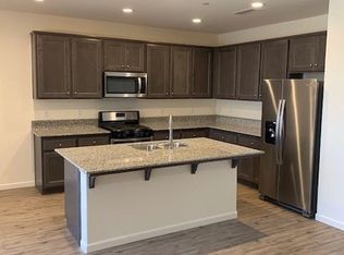2210 Jules St, Hanford, CA