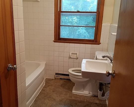 5th image of 4615-B Latham St