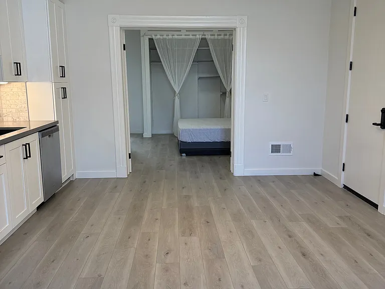 937 Haight St — Photo 10