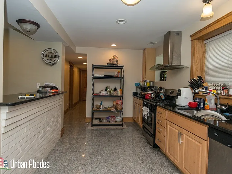 2448 N Campbell Ave #G1 — Photo 4