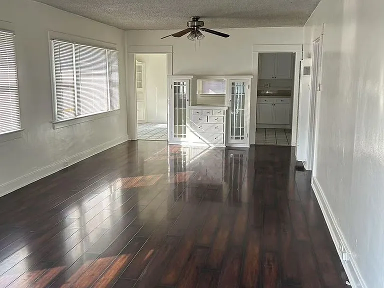 1033 Coronado Ave — Photo 1