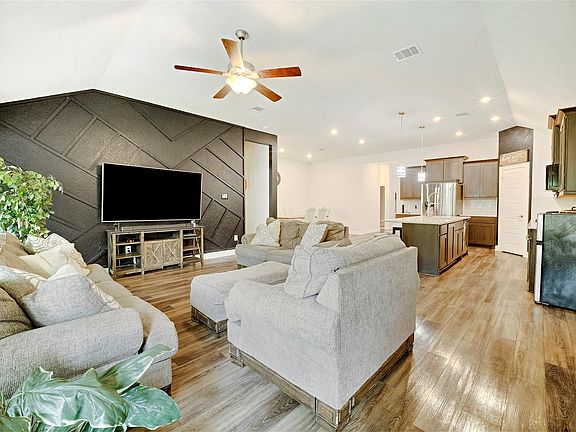3rd image of 23649 Alder Branch Ln