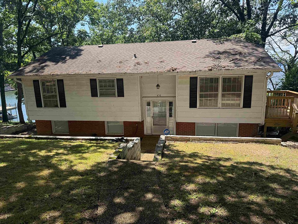 1st image of 430 Elm Dr