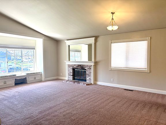 2nd image of 118 Furber Ln
