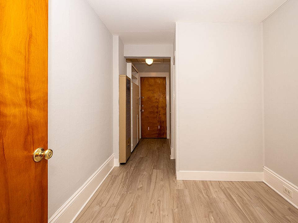 1st image of 3102 1/2 California St #2