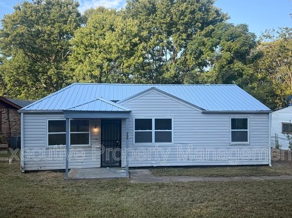 233 Ann Dr SW