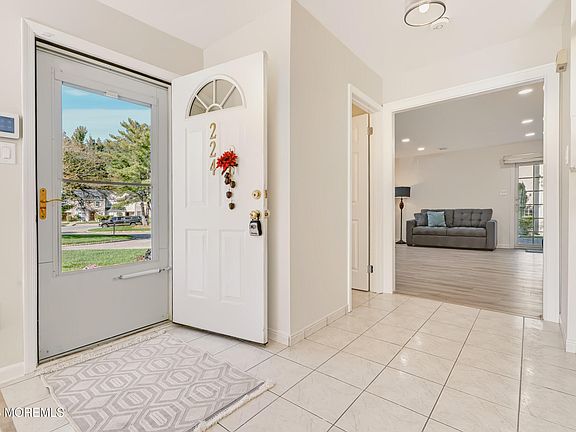 5th image of 224 Franklin Pl