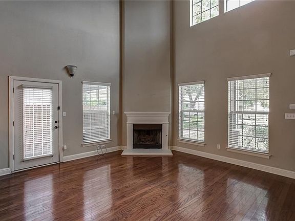 4th image of 5111 Birchman Ave