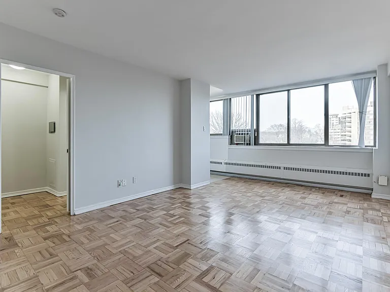 224 Saint George St — Photo 10