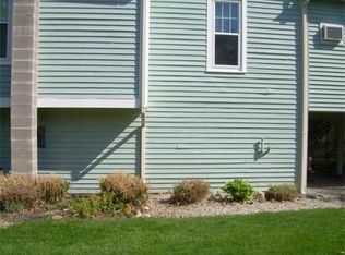 24 Pioneer Ln, Auburn, MA 01501