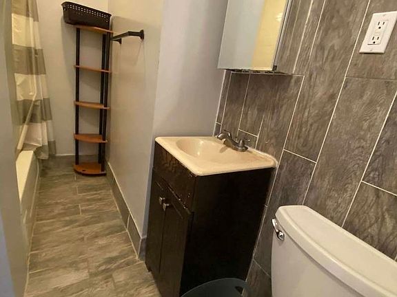 2nd image of 1367 Dean St #3F