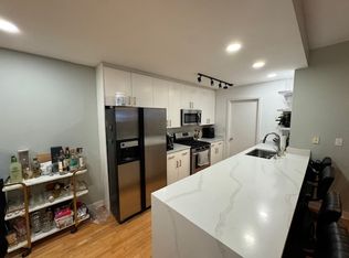 680 N Green St APT 701, Chicago, IL 60642