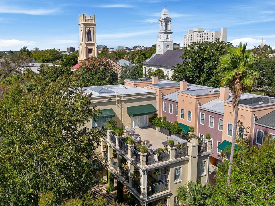 1st image of 4 Gateway Walk