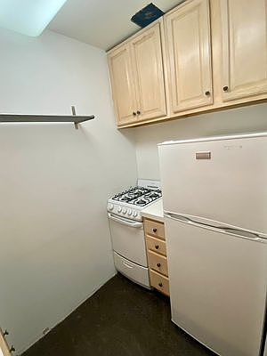 2nd image of 25 Avenue C APT 3C