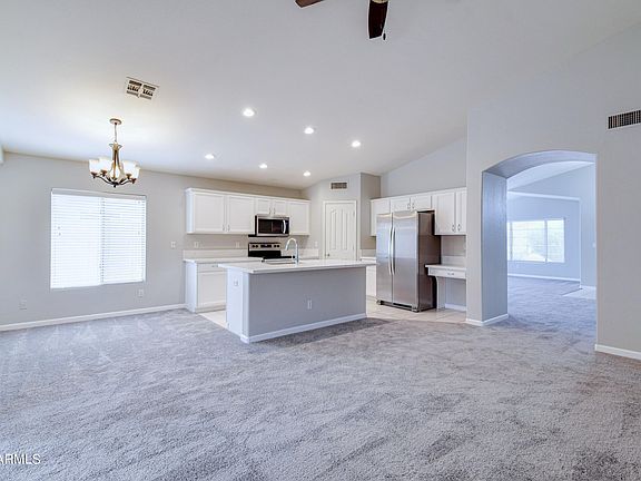 4th image of 153 N ALBERT Drive