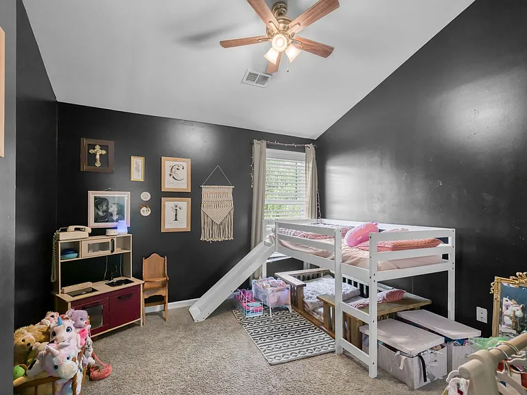 324 Frontier Cir — Photo 17