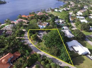 130 Point Cir, Tequesta, FL 33469