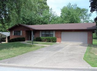 6317 Heritage Station Rd, Belleville, IL 62223