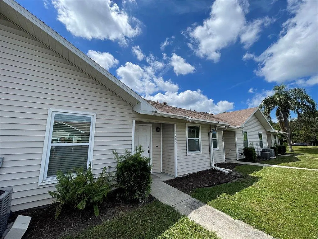 2 bed, 2.0 bath, 1000 sqft, $1,950 — Photo 1