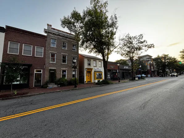 1305 King St #1, Alexandria, VA 22314
