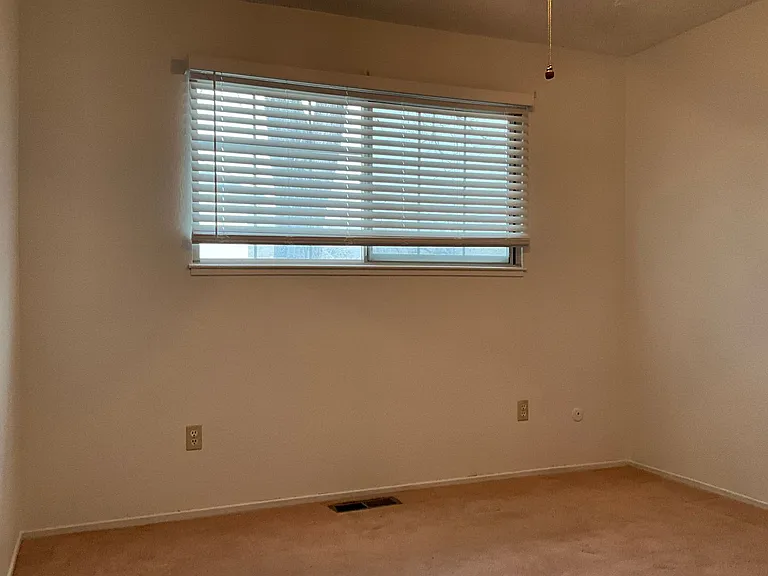 2109 Kansas St — Photo 8