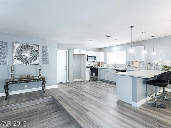 4th image of 712 Thrush Dr