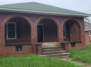 105 Circle St, Ninety Six, SC 29666