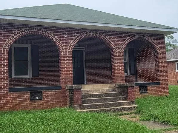 105 Circle St, Ninety Six, SC 29666