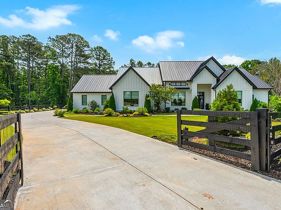 3rd image of 130 Von Lake Dr